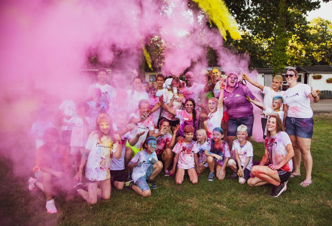 COLOR_RUN_2017_COLORRUN_GROEPSFOTO-2.jpg