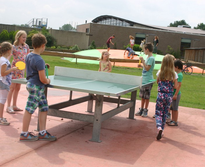 SPORT_EN_SPEELPARK_TAFELTENNIS_AIRTRAMPOLINE_KINDEREN_CARLEIN_JENS.JPG